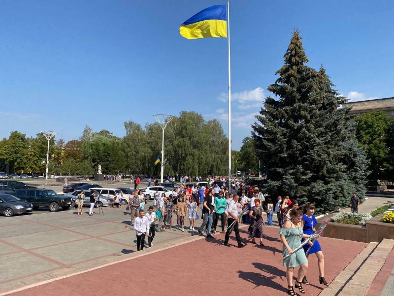 Гордость Измаила! Городской голова Андрей Абрамченко вручил "золотые" и "серебряные" медали выпускникам - ФОТОРЕПОРТАЖ. ВИДЕО - Город 24 Гордость Измаила! Городской голова Андрей Абрамченко вручил "золотые" и "серебряные" медали выпускникам - ФОТОРЕПОРТАЖ. ВИДЕО - Город 24