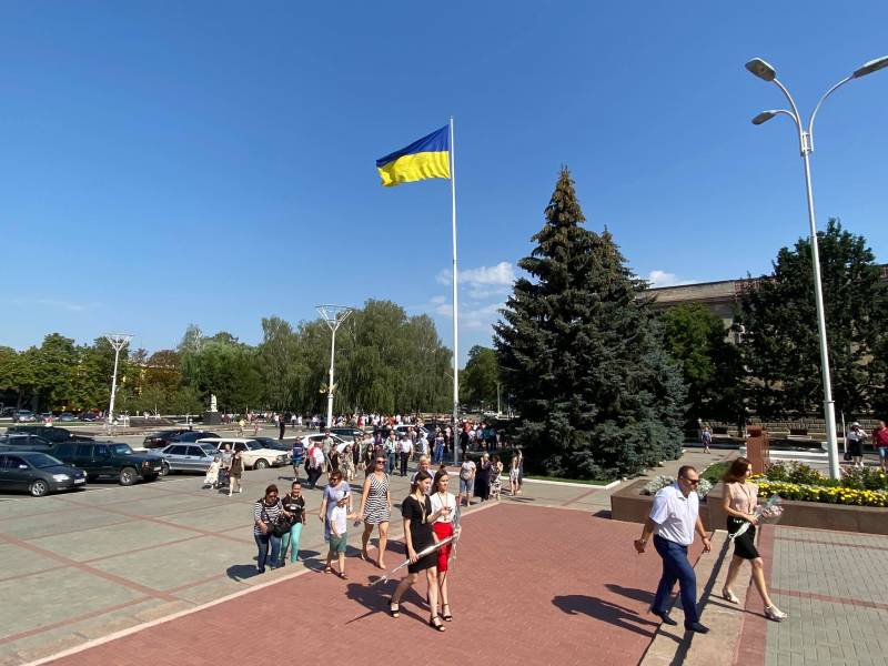 Гордость Измаила! Городской голова Андрей Абрамченко вручил "золотые" и "серебряные" медали выпускникам - ФОТОРЕПОРТАЖ. ВИДЕО - Город 24 Гордость Измаила! Городской голова Андрей Абрамченко вручил "золотые" и "серебряные" медали выпускникам - ФОТОРЕПОРТАЖ. ВИДЕО - Город 24