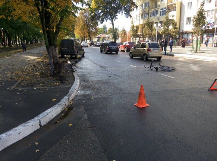 ДТП в Измаиле: на "сквозняке" велосипедист угодил под колеса Renault (ФОТО) ДТП в Измаиле: на "сквозняке" велосипедист угодил под колеса Renault (ФОТО)