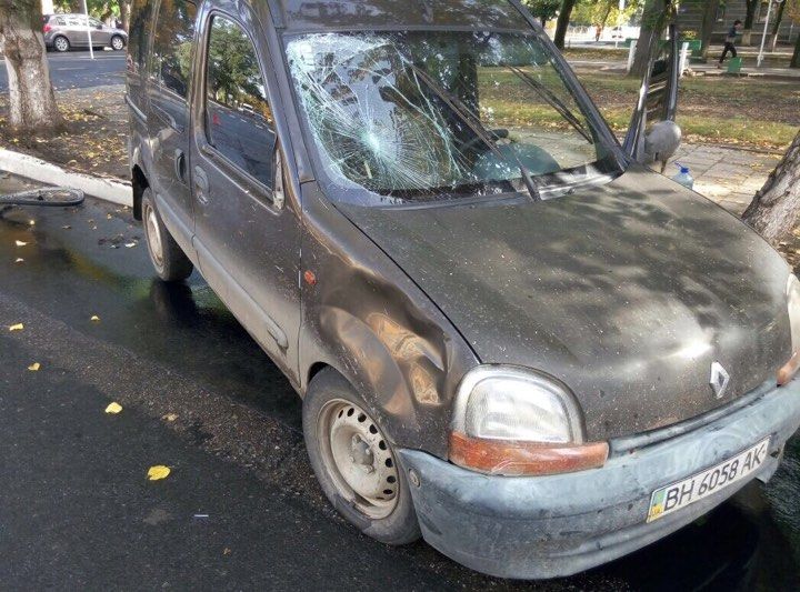 ДТП в Измаиле: на "сквозняке" велосипедист угодил под колеса Renault (ФОТО) ДТП в Измаиле: на "сквозняке" велосипедист угодил под колеса Renault (ФОТО)