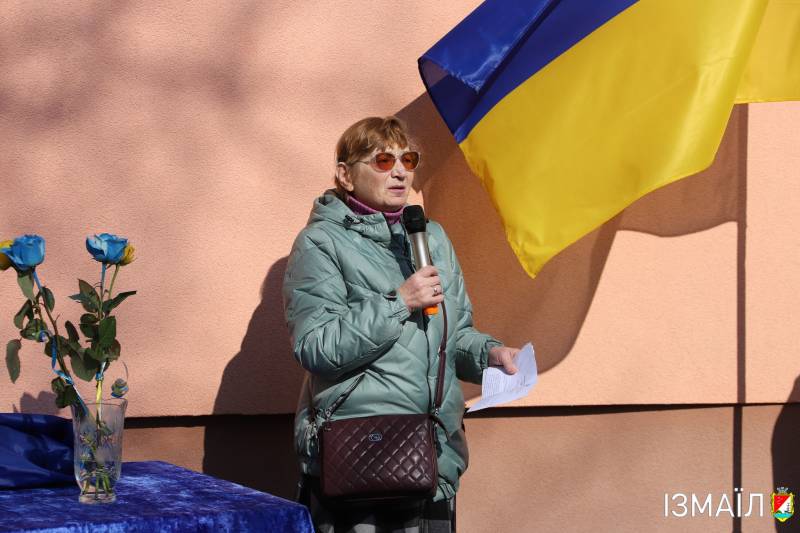 В Ізмаїльській гімназії №9 відкрито меморіальну дошку в памʼять про Захисника України Руслана Юдіна В Ізмаїльській гімназії №9 відкрито меморіальну дошку в памʼять про Захисника України Руслана Юдіна