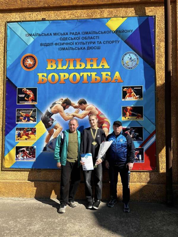 На чемпіонаті України з боротьби вільної серед юніорів та юніорок U17 у Чернівцях На чемпіонаті України з боротьби вільної серед юніорів та юніорок U17 у Чернівцях