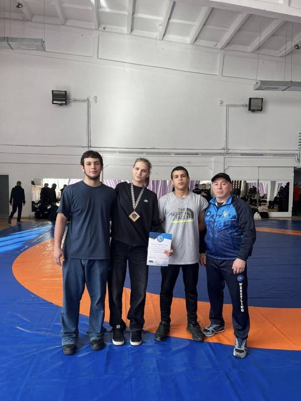 На чемпіонаті України з боротьби вільної серед юніорів та юніорок U17 у Чернівцях На чемпіонаті України з боротьби вільної серед юніорів та юніорок U17 у Чернівцях