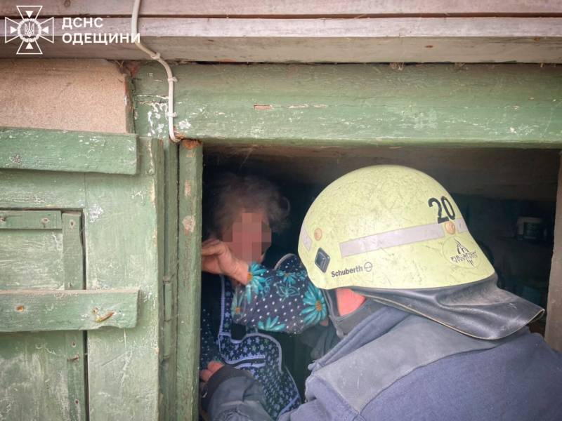 Ізмаїльські рятувальники надали допоми літній жінці Ізмаїльські рятувальники надали допоми літній жінці