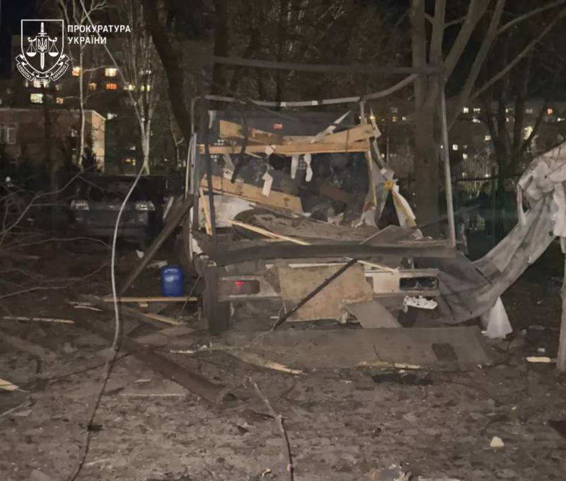 Ворог вночі атакував Одеський район: вісім осіб постраждали, пошкоджено будинки та школу Ворог вночі атакував Одеський район: вісім осіб постраждали, пошкоджено будинки та школу