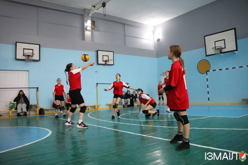 На Відкритому Кубку міста з волейболу серед учнів, жінок, чоловіків та ветеранів На Відкритому Кубку міста з волейболу серед учнів, жінок, чоловіків та ветеранів