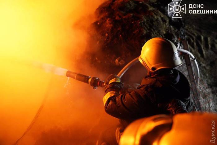 Нічний обстріл Одеської області: ворог знову атакував енергооб'єкти Нічний обстріл Одеської області: ворог знову атакував енергооб'єкти