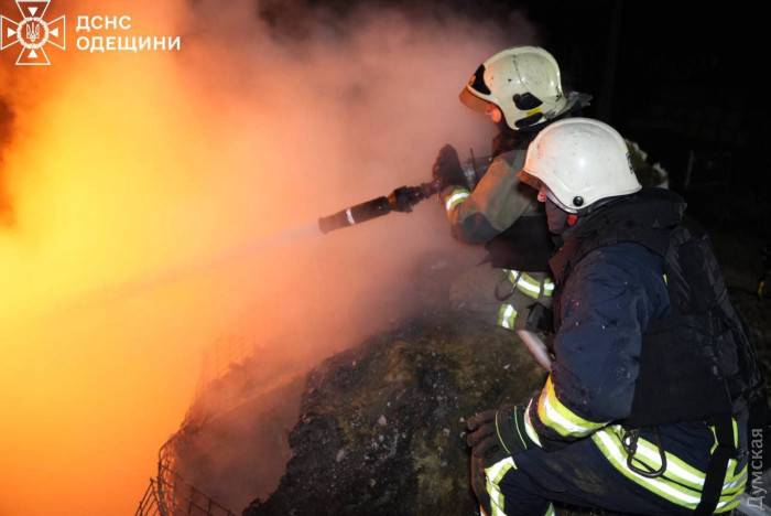 Нічний обстріл Одеської області: ворог знову атакував енергооб'єкти Нічний обстріл Одеської області: ворог знову атакував енергооб'єкти