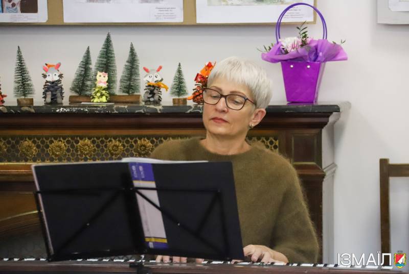 На ХХVII виставці дитячої творчості «Різдвяна феєрія» у Обласному центрі Естетичного виховання На ХХVII виставці дитячої творчості «Різдвяна феєрія» у Обласному центрі Естетичного виховання