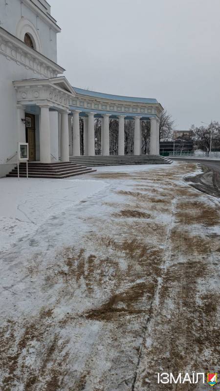 Як справляються із сюрпризами зими в Ізмаїлі (фоторепортаж) Як справляються із сюрпризами зими в Ізмаїлі (фоторепортаж)