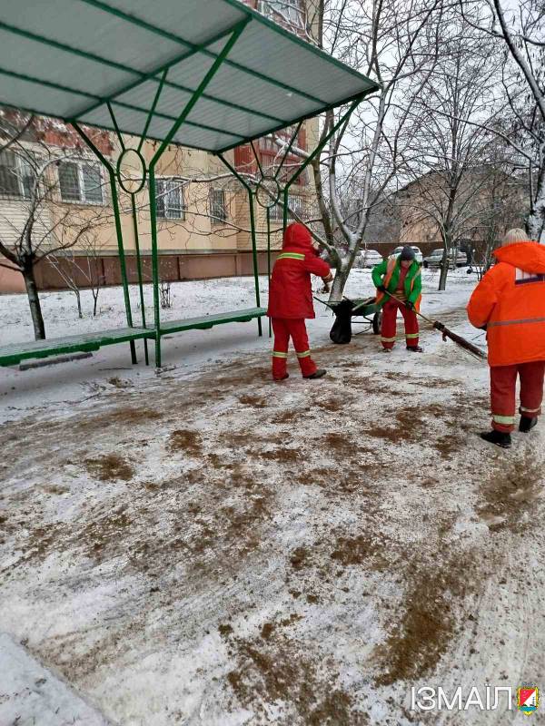 Як справляються із сюрпризами зими в Ізмаїлі (фоторепортаж) Як справляються із сюрпризами зими в Ізмаїлі (фоторепортаж)