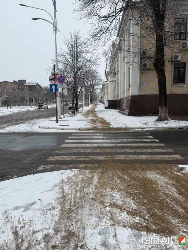 Як справляються із сюрпризами зими в Ізмаїлі (фоторепортаж) Як справляються із сюрпризами зими в Ізмаїлі (фоторепортаж)