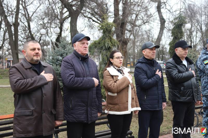 В Ізмаїлі 15 лютого відбулась урочиста церемонія покладання квітів з нагоди Дня вшанування учасників бойових дій на території інших держав В Ізмаїлі 15 лютого відбулась урочиста церемонія покладання квітів з нагоди Дня вшанування учасників бойових дій на території інших держав