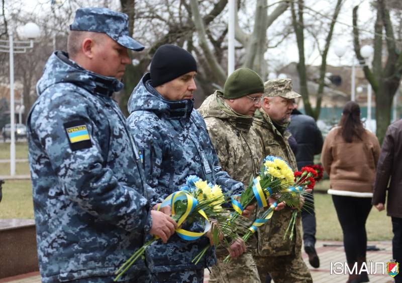 В Ізмаїлі 15 лютого відбулась урочиста церемонія покладання квітів з нагоди Дня вшанування учасників бойових дій на території інших держав В Ізмаїлі 15 лютого відбулась урочиста церемонія покладання квітів з нагоди Дня вшанування учасників бойових дій на території інших держав