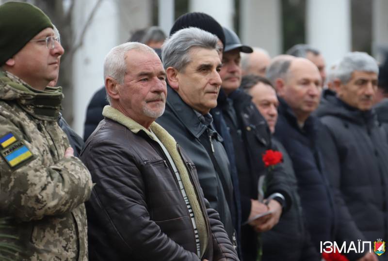 В Ізмаїлі 15 лютого відбулась урочиста церемонія покладання квітів з нагоди Дня вшанування учасників бойових дій на території інших держав В Ізмаїлі 15 лютого відбулась урочиста церемонія покладання квітів з нагоди Дня вшанування учасників бойових дій на території інших держав