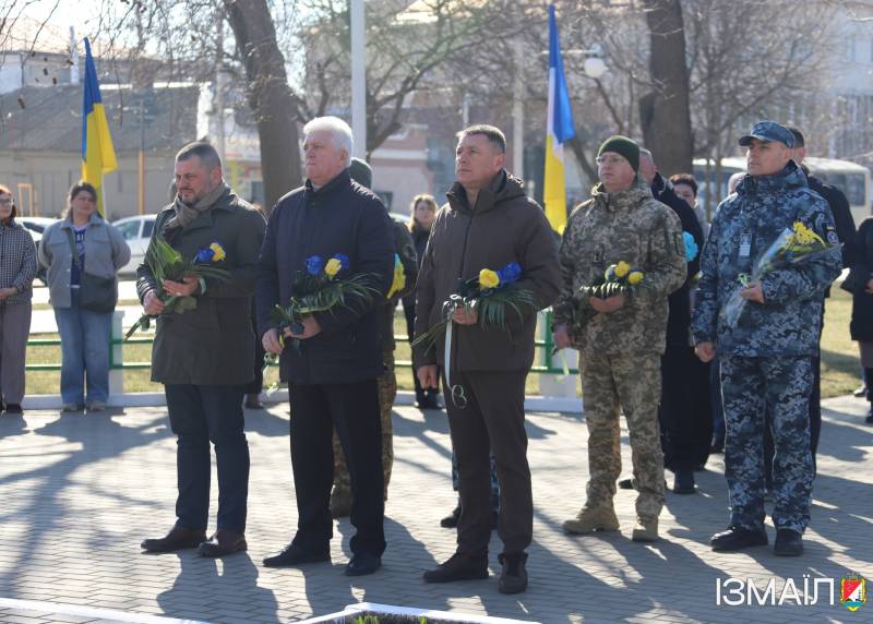 В Ізмаїлі вшановували пам'ять геніального поета та пророка Тараса Шевченка В Ізмаїлі вшановували пам'ять геніального поета та пророка Тараса Шевченка