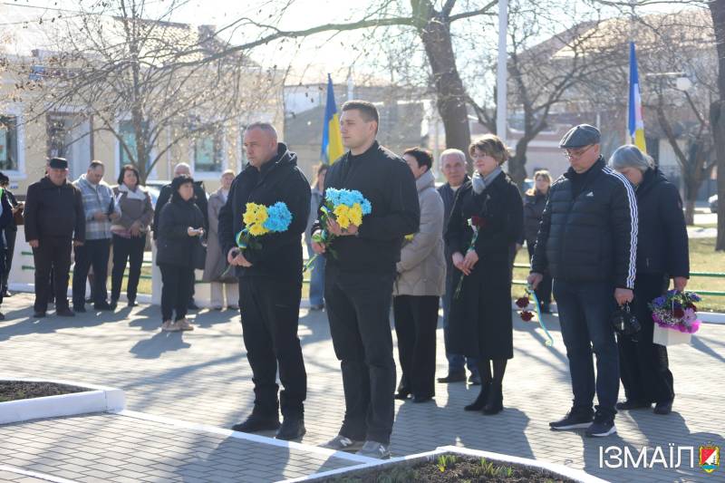 В Ізмаїлі вшановували пам'ять геніального поета та пророка Тараса Шевченка В Ізмаїлі вшановували пам'ять геніального поета та пророка Тараса Шевченка