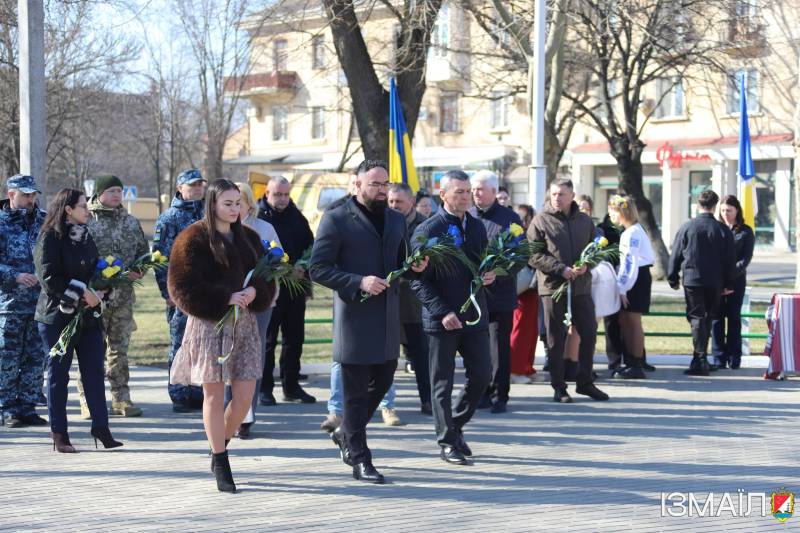 В Ізмаїлі вшановували пам'ять геніального поета та пророка Тараса Шевченка В Ізмаїлі вшановували пам'ять геніального поета та пророка Тараса Шевченка