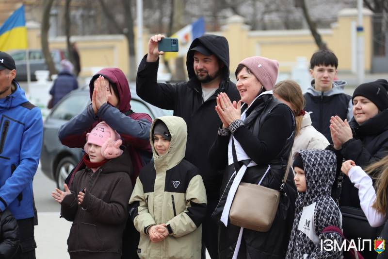 В Ізмаїлі відбувся благодійний концерт-ярмарок «Весна йде, красу несе» В Ізмаїлі відбувся благодійний концерт-ярмарок «Весна йде, красу несе»