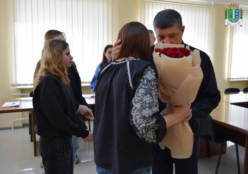 В Ізмаїлі родинам полеглих військових вручили посмертні відзнаки В Ізмаїлі родинам полеглих військових вручили посмертні відзнаки