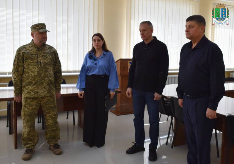 В Ізмаїлі родинам полеглих військових вручили посмертні відзнаки В Ізмаїлі родинам полеглих військових вручили посмертні відзнаки