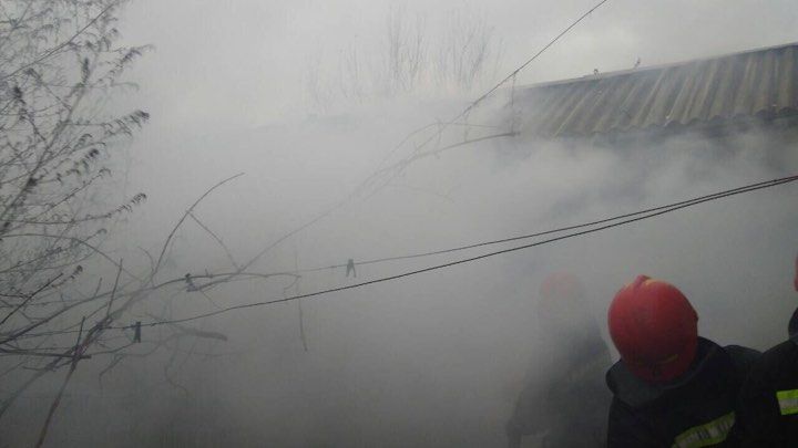 В Измаиле спасатели тушили пожар в частном доме (ФОТО) В Измаиле спасатели тушили пожар в частном доме (ФОТО)