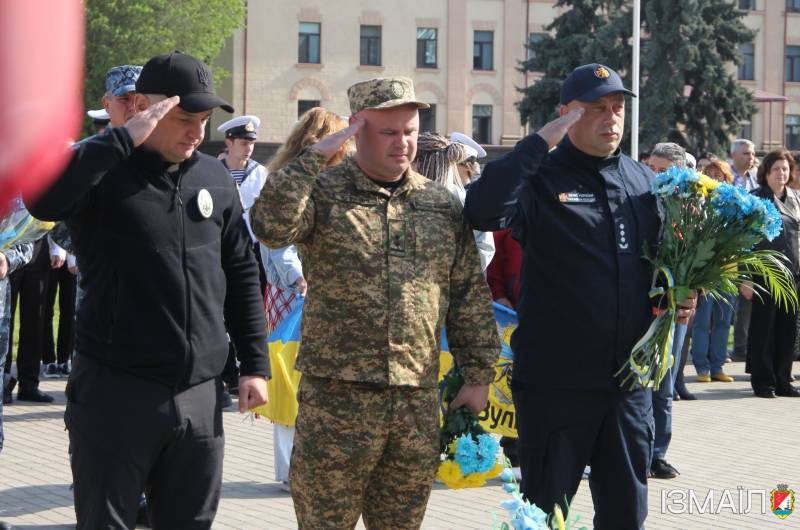 В Ізмаїлі у День пам’яті та перемоги над нацизмом пройшли митинги пам'яті та вшанування В Ізмаїлі у День пам’яті та перемоги над нацизмом пройшли митинги пам'яті та вшанування