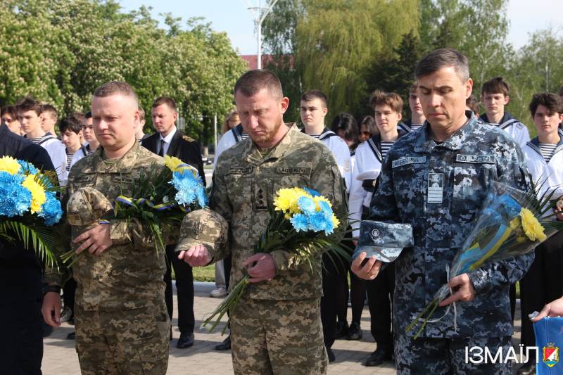 В Ізмаїлі у День пам’яті та перемоги над нацизмом пройшли митинги пам'яті та вшанування В Ізмаїлі у День пам’яті та перемоги над нацизмом пройшли митинги пам'яті та вшанування