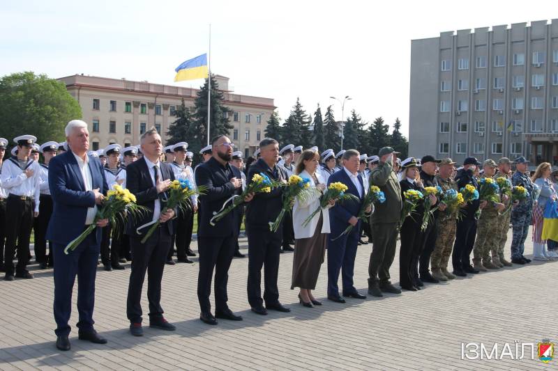 В Ізмаїлі у День пам’яті та перемоги над нацизмом пройшли митинги пам'яті та вшанування В Ізмаїлі у День пам’яті та перемоги над нацизмом пройшли митинги пам'яті та вшанування