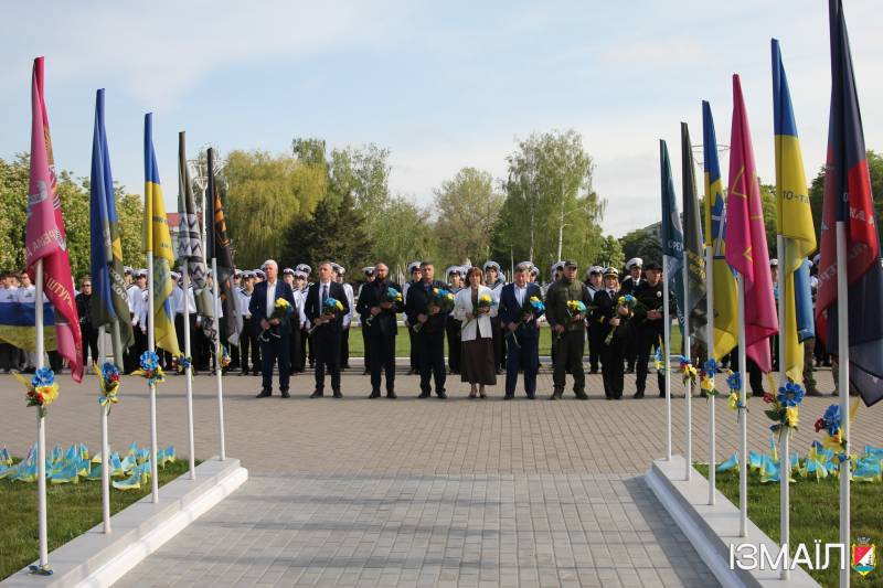 В Ізмаїлі у День пам’яті та перемоги над нацизмом пройшли митинги пам'яті та вшанування В Ізмаїлі у День пам’яті та перемоги над нацизмом пройшли митинги пам'яті та вшанування