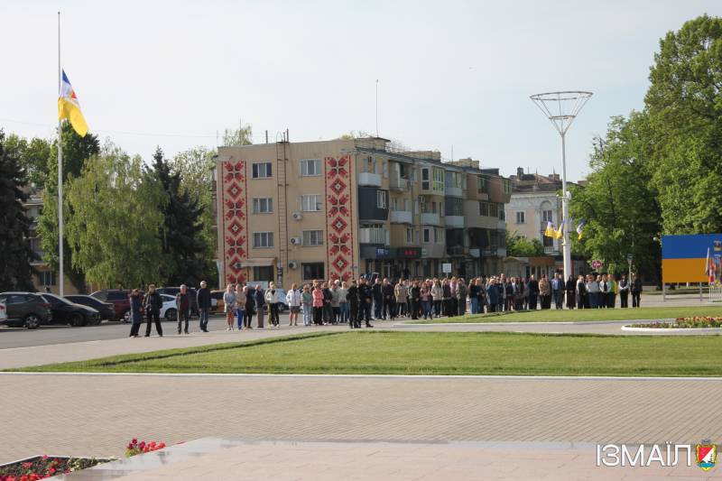 В Ізмаїлі у День пам’яті та перемоги над нацизмом пройшли митинги пам'яті та вшанування В Ізмаїлі у День пам’яті та перемоги над нацизмом пройшли митинги пам'яті та вшанування