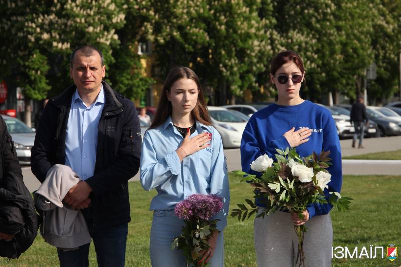 В Ізмаїлі у День пам’яті та перемоги над нацизмом пройшли митинги пам'яті та вшанування В Ізмаїлі у День пам’яті та перемоги над нацизмом пройшли митинги пам'яті та вшанування
