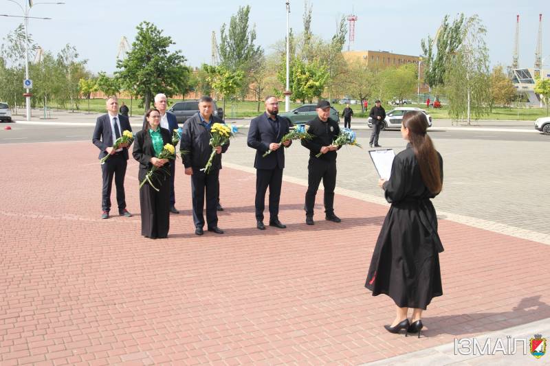 В Ізмаїлі у День пам’яті та перемоги над нацизмом пройшли митинги пам'яті та вшанування В Ізмаїлі у День пам’яті та перемоги над нацизмом пройшли митинги пам'яті та вшанування