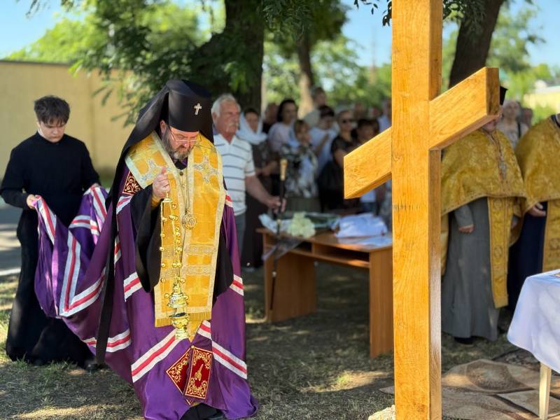 На Одещині прикордонники взяли участь в освяченні землі під будівництво нового храму На Одещині прикордонники взяли участь в освяченні землі під будівництво нового храму