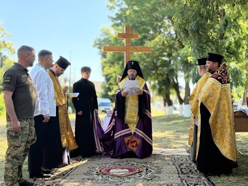 На Одещині прикордонники взяли участь в освяченні землі під будівництво нового храму На Одещині прикордонники взяли участь в освяченні землі під будівництво нового храму