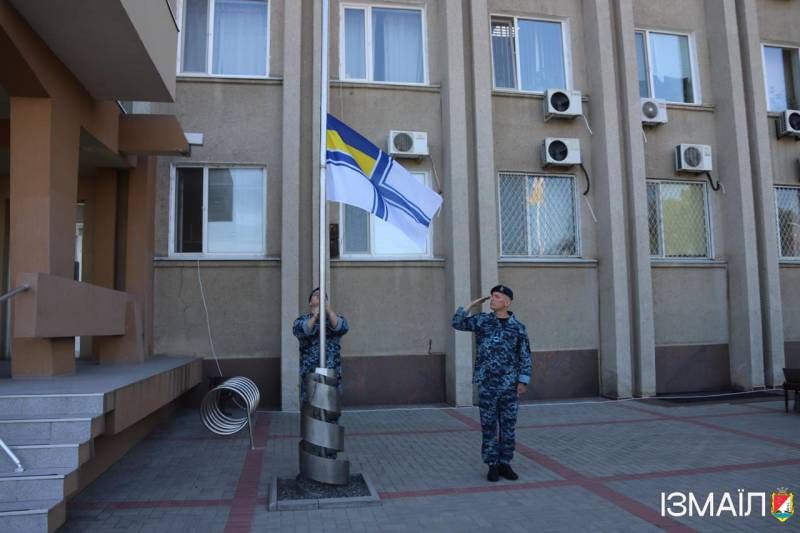 З нагоди Дня Військово-Морських Сил Збройних Сил України в Ізмаїлі урочисто піднято Прапор Військово-Морських Сил Збройних Сил України З нагоди Дня Військово-Морських Сил Збройних Сил України в Ізмаїлі урочисто піднято Прапор Військово-Морських Сил Збройних Сил України