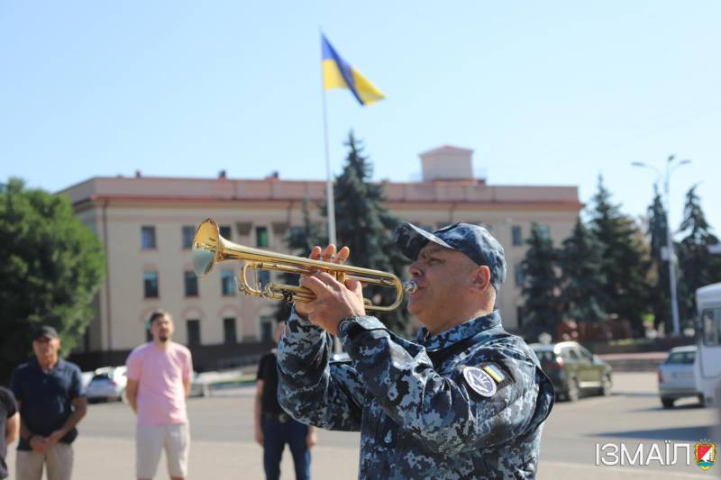 З нагоди Дня Військово-Морських Сил Збройних Сил України в Ізмаїлі урочисто піднято Прапор Військово-Морських Сил Збройних Сил України З нагоди Дня Військово-Морських Сил Збройних Сил України в Ізмаїлі урочисто піднято Прапор Військово-Морських Сил Збройних Сил України