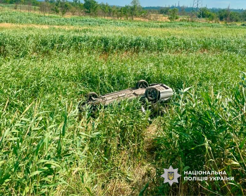 Поліція з’ясовує обставини потрійної ДТП в Одеській області Поліція з’ясовує обставини потрійної ДТП в Одеській області