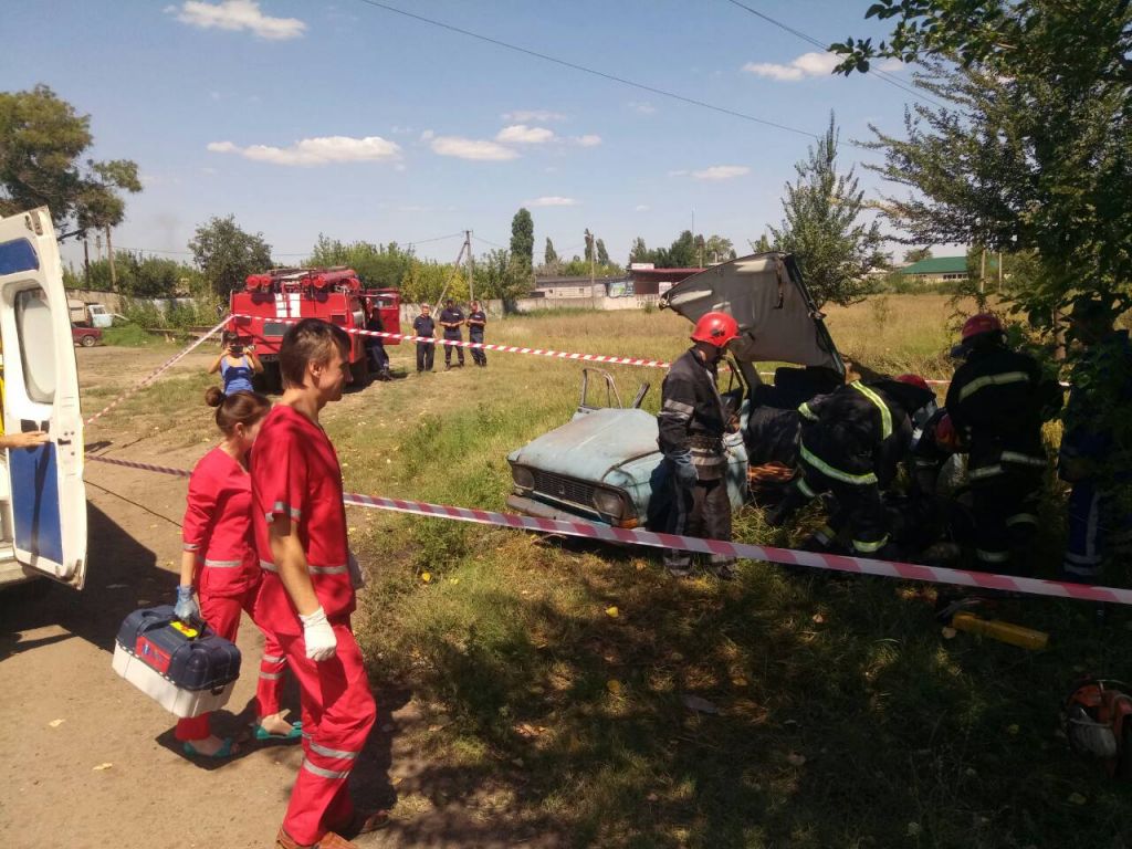 В Измаиле спасатели совместно с полицией и медиками отрабатывали действия при ДТП с возгоранием (ФОТО) В Измаиле спасатели совместно с полицией и медиками отрабатывали действия при ДТП с возгоранием (ФОТО)