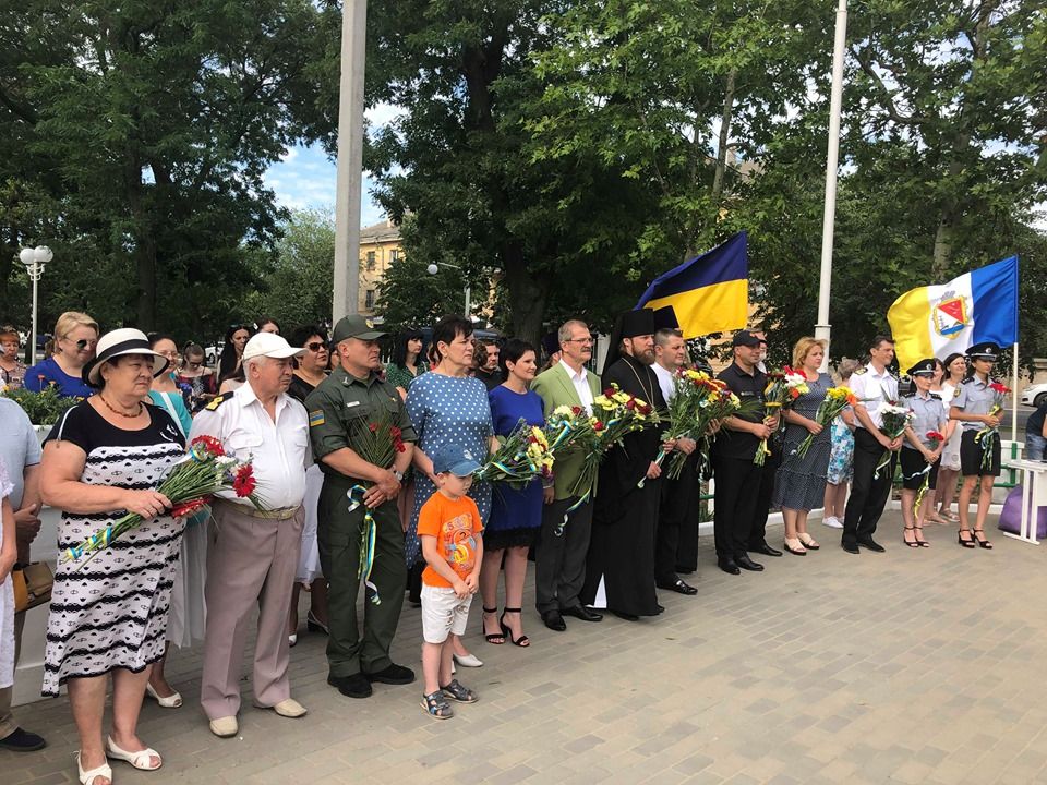 В Измаиле в День Конституции Украины прошел торжественный митинг (ФОТО) В Измаиле в День Конституции Украины прошел торжественный митинг (ФОТО)