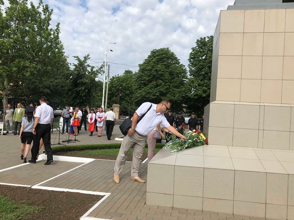 В Измаиле в День Конституции Украины прошел торжественный митинг (ФОТО) В Измаиле в День Конституции Украины прошел торжественный митинг (ФОТО)