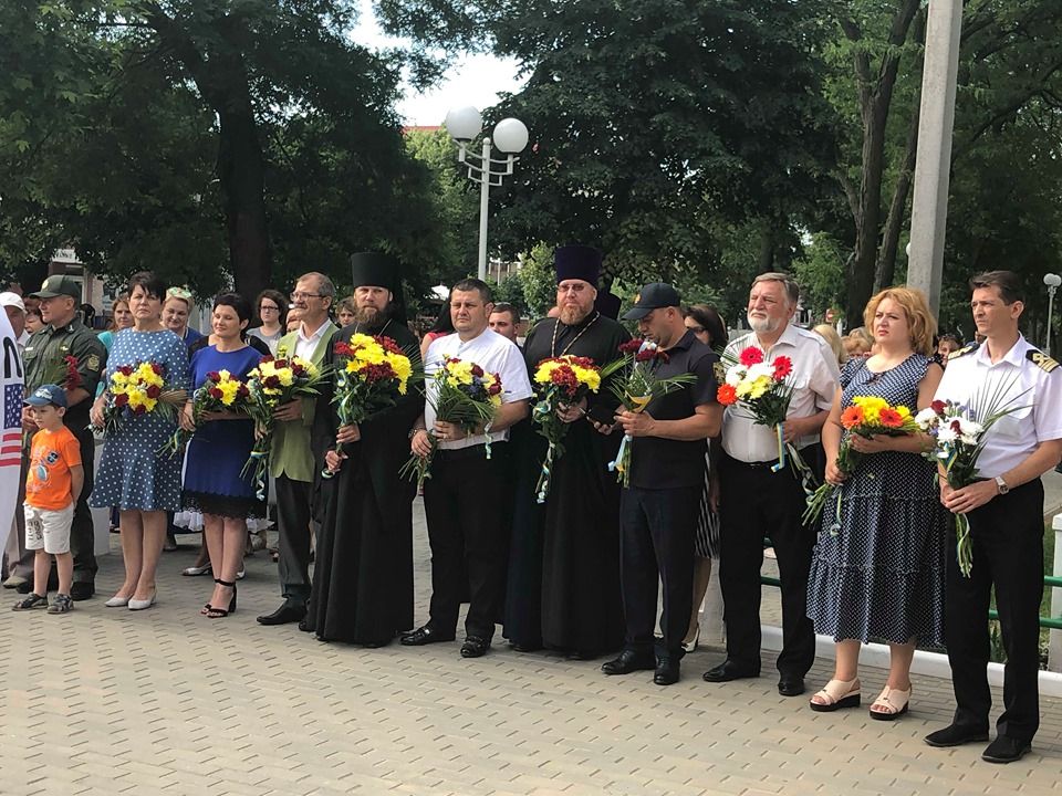 В Измаиле в День Конституции Украины прошел торжественный митинг (ФОТО) В Измаиле в День Конституции Украины прошел торжественный митинг (ФОТО)