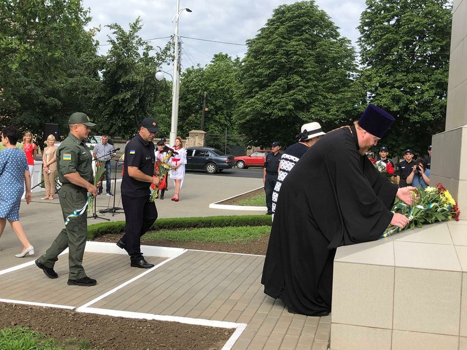 В Измаиле в День Конституции Украины прошел торжественный митинг (ФОТО) В Измаиле в День Конституции Украины прошел торжественный митинг (ФОТО)