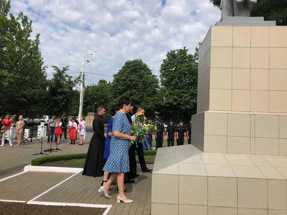 В Измаиле в День Конституции Украины прошел торжественный митинг (ФОТО) В Измаиле в День Конституции Украины прошел торжественный митинг (ФОТО)
