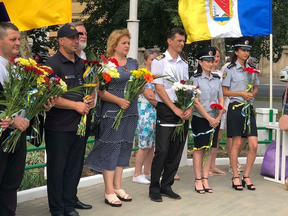 В Измаиле в День Конституции Украины прошел торжественный митинг (ФОТО) В Измаиле в День Конституции Украины прошел торжественный митинг (ФОТО)