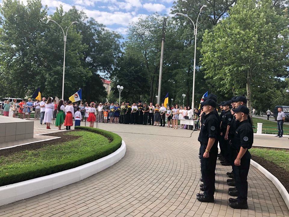 В Измаиле в День Конституции Украины прошел торжественный митинг (ФОТО) В Измаиле в День Конституции Украины прошел торжественный митинг (ФОТО)