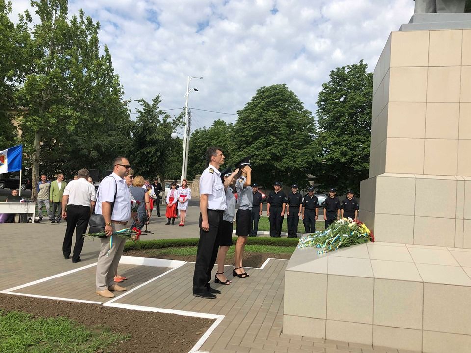 В Измаиле в День Конституции Украины прошел торжественный митинг (ФОТО) В Измаиле в День Конституции Украины прошел торжественный митинг (ФОТО)
