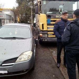 В Измаиле на Болградском шоссе столкнулись фура и легковой автомобиль