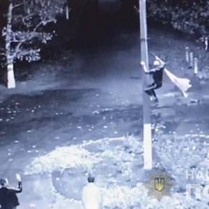 Жителя Одесской области привлекают к уголовной ответственности за надругательство над государственным флагом