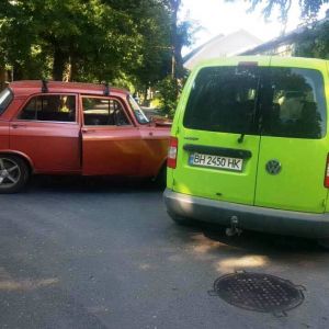 В Измаиле Volkswagen врезался в Москвич:  молодая девушка госпитализирована (ФОТО)